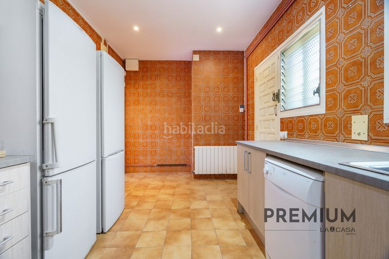 Foto f0da9e52-c669-4b55-857c-3414986590b4. Casa amb aparcament a Granvía-Mar Castelldefels