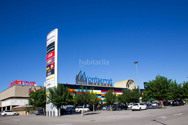 Foto 05c5de5f-f7d7-4195-8364-b9c0f1f5f0af. Traspàs local comercial a Abrera