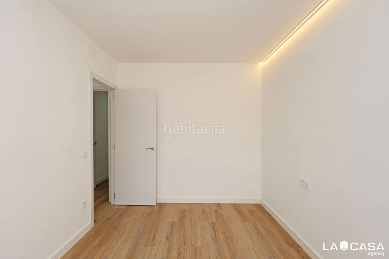 Foto 4c622ad4-7150-406c-a985-1bd7576c4bed. Pis a El Poble Sec - Parc de Montjuïc Barcelona