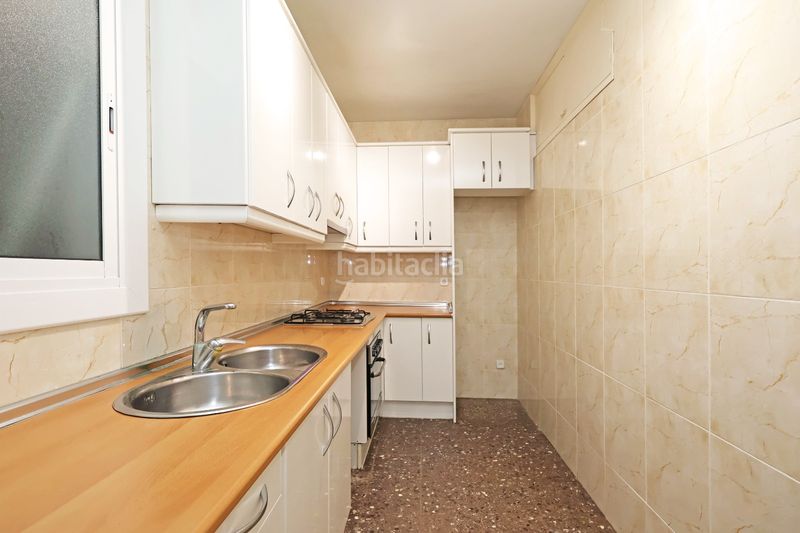 Foto 56d0cbea-e913-452b-9aa5-f7adb6675ede. Pis amb aparcament a Sants Barcelona