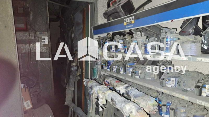 Foto 8c0b9f01-36e3-484d-a448-a0c127686db4. Local comercial a Prosperitat Barcelona