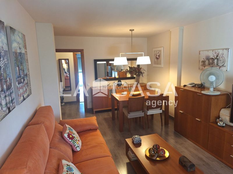 Piso  reformado y totalmente exterior de 4 habitaciones en Singuerlín en Santa Coloma de Gramenet