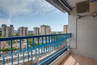 Pis a Bellvitge. Piso exterior de 4 habitaciones con 3 balcones en bellvitge