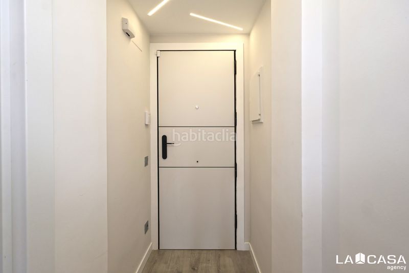 Foto 0a6856e7-2bef-4a96-b062-2e0210f5d2cb. Pis a Raval Barcelona