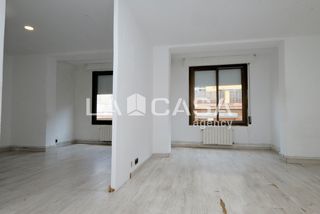 Pis a Vilapicina - Torre Llobeta. Piso de 62 m2 útiles con potencial de reforma en nou barris