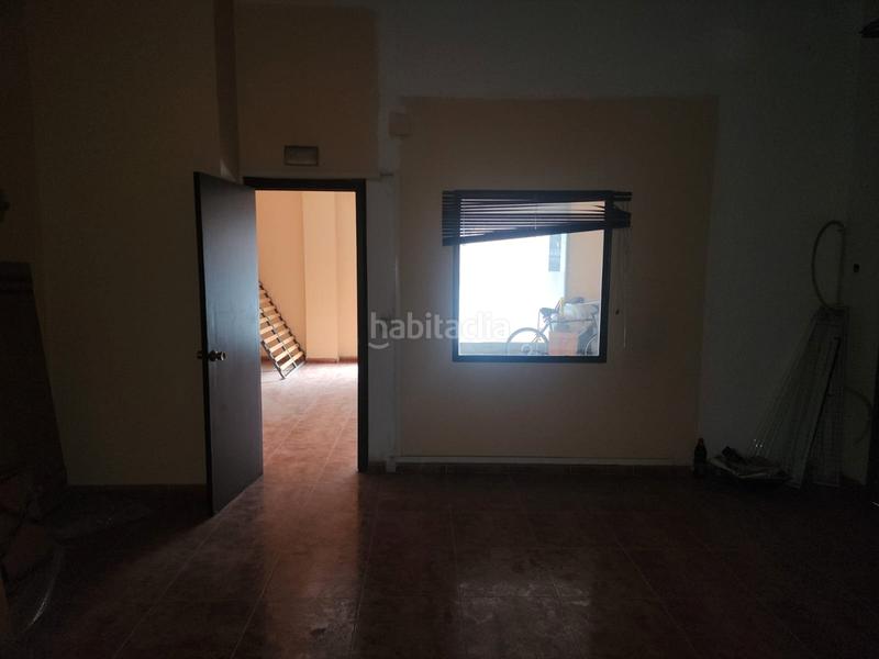 Foto e0a046c7-9498-454e-8252-cf4cdcf49111. Local comercial local a pie de calle muy liminoso en Sant Joan Despí