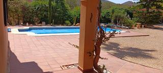 Chalet en Los Belones. Chalet en el centro de su parcela con piscina