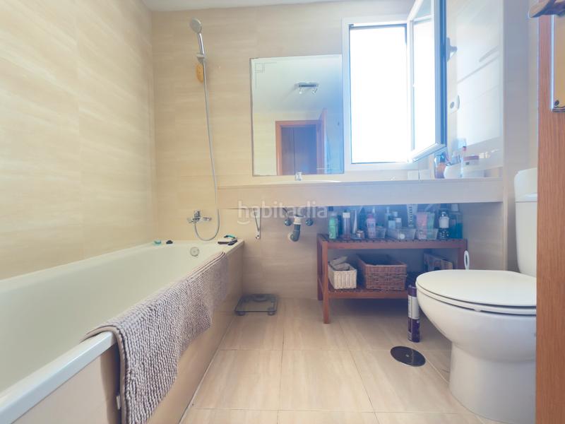 Foto 15b61bf2-cf7e-4719-b0f4-86f8b75da5c5. Maison jumelée avec parking dans Los Pacos Fuengirola