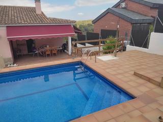 Xalet  Calle gessami. Chalet independiente para entrar a vivir  valldemar