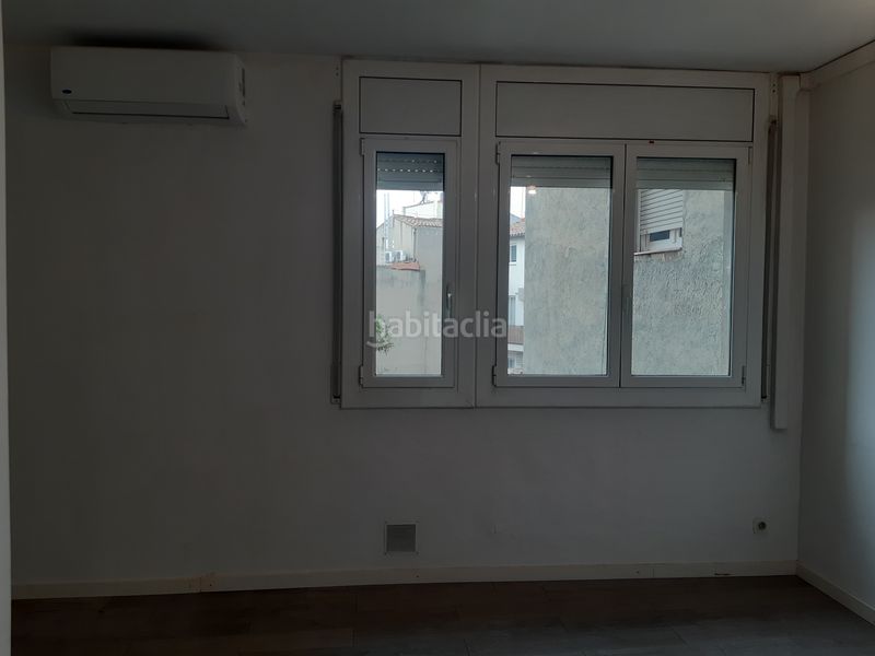 Foto ab455a04-145b-4e91-8b97-06923bbf0286. Miete büro in Centre Sabadell