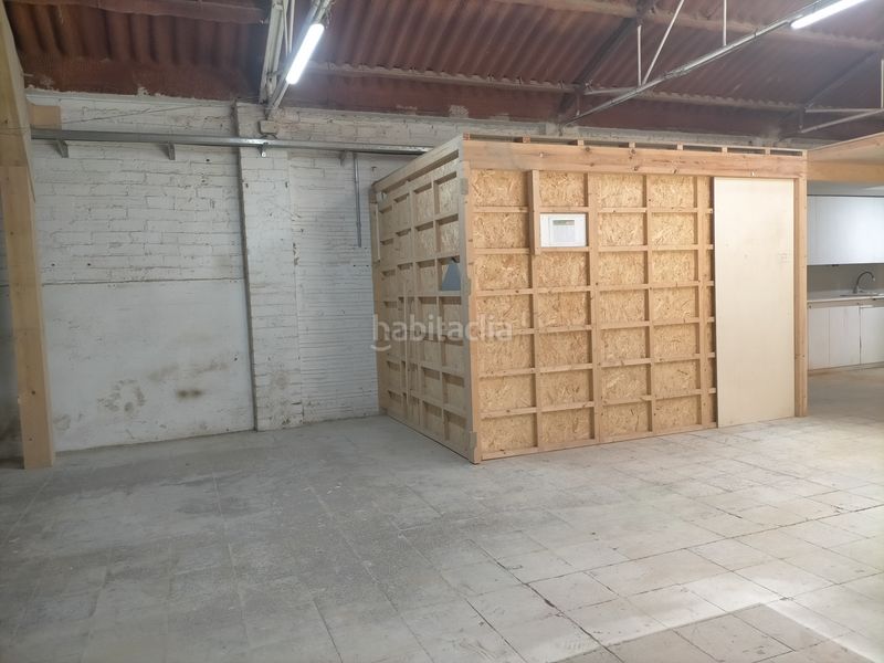 Foto b5381ee5-dbf4-4393-b13d-cdcdc10a130d. Location bâtiment à usage industriel dans Gràcia Sabadell