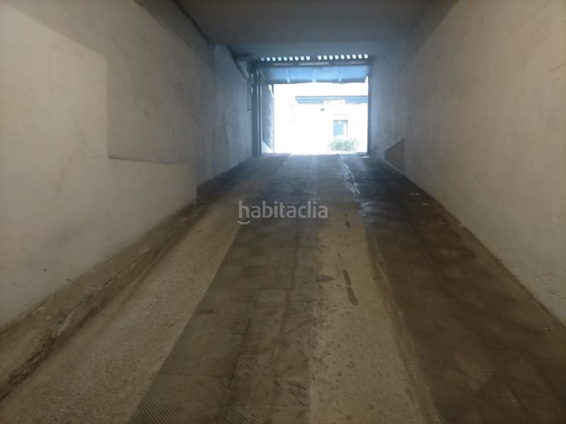 Foto b412b316-f75b-47f2-bf3b-153c133f8c52. Lloguer aparcament cotxe a Centre Sabadell