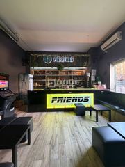 Local Comercial  Del escultor alfonso gabino. Se traspasa pub con licencia