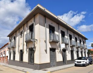 Edifici a San Bartolomé de la Torre. Hostal en san bartolomé de la torre