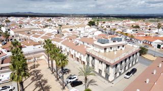 Edifici a San Bartolomé de la Torre. Hostal en san bartolomé de la torre