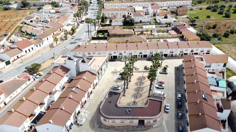 Foto e9b5ed4a-f2d6-4782-b6ea-18eb1825bcc1. Edificio in San Bartolomé de la Torre
