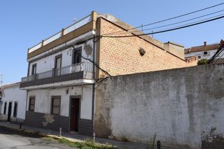 Haus in Nerva. Casa a la venta en nerva  para reformar