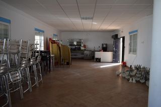 Geschäftsraum in San Bartolomé de la Torre. Local comercial para bar o cafetería san bartolome de la torre