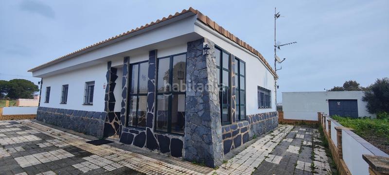 Foto 2018364f-541e-4c90-bf8d-863091239ba2. Masía finca rústica zona la calvilla en Gibraleón