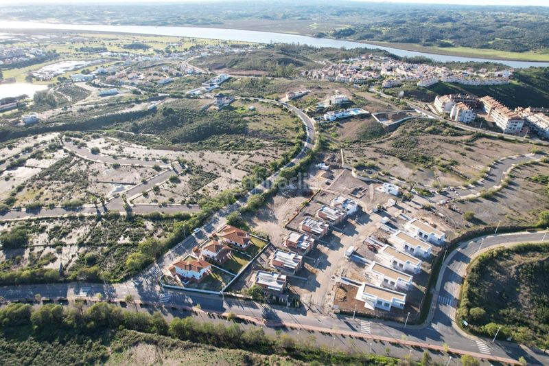 Foto feb5f972-b6a9-477c-94c2-a6ca5720bf3b. Xalet a paseo blasco ibañez a Costa Esuri Ayamonte