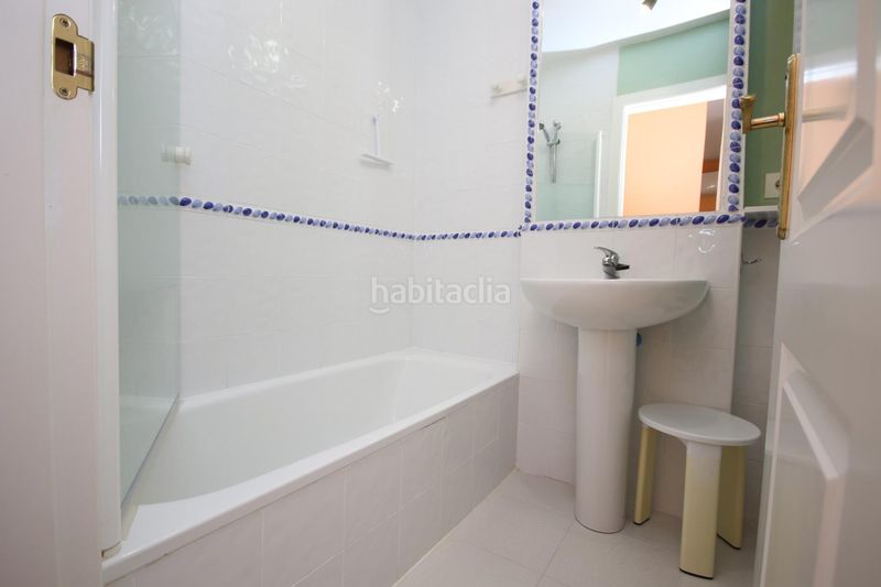Foto 8dedbb8b-e23a-4261-81d5-f8ae0e190713. Apartament amb calefacció aparcament piscina a Islantilla golf Islantilla