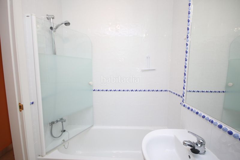 Foto a58fc5f0-4b41-4db0-ada5-7e92c46cd4cc. Apartament amb calefacció aparcament piscina a Islantilla golf Islantilla