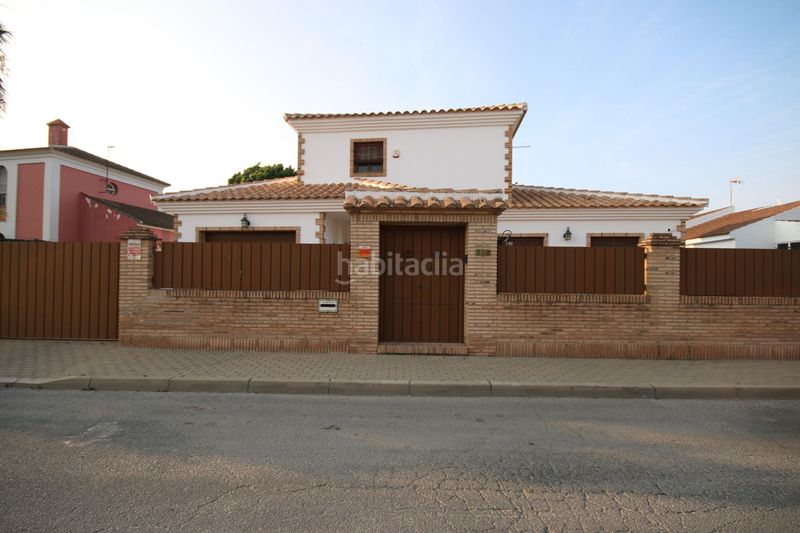 Foto 5043f631-8981-4510-9802-8682da7c8360. Xalet amb calefacció aparcament piscina a Lepe