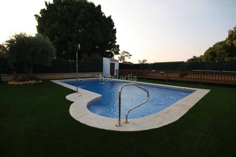 Foto 60ef7bdc-4bd0-4ad1-9fec-2bd9675a59cd. Xalet amb calefacció aparcament piscina a Lepe