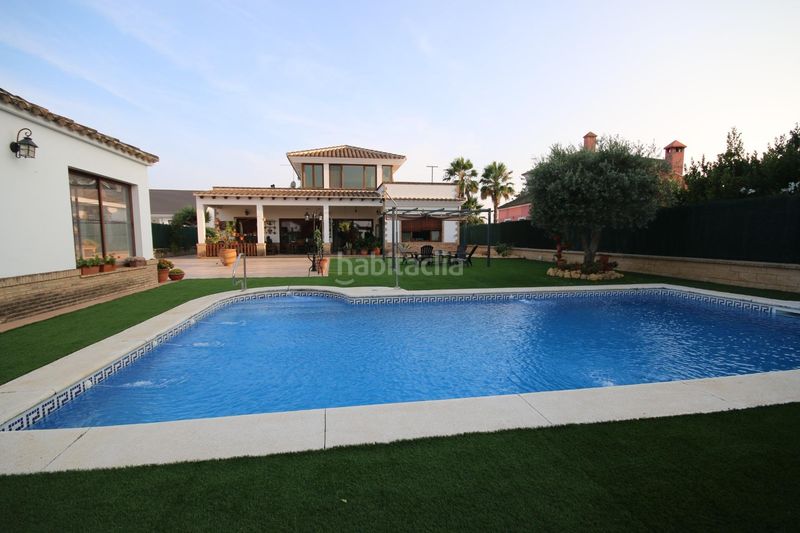 Foto d0ef78d4-935c-4508-8d74-b01eafe70557. Xalet amb calefacció aparcament piscina a Lepe