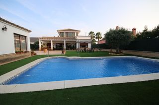 Xalet en Lepe. Casa o chalet independiente en venta en pinares de lepe