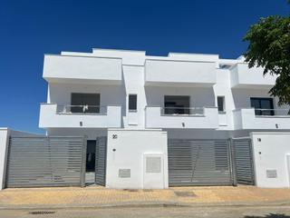 Chalet in Isla Canela. Vivienda adosada en barriada de canela