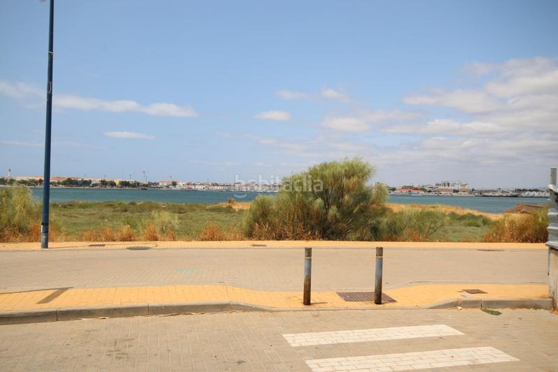 Foto a066bd65-18d9-40b2-b6c9-6c73ff76e92c. Chalet vivienda adosada en barriada de canela en Isla Canela Ayamonte
