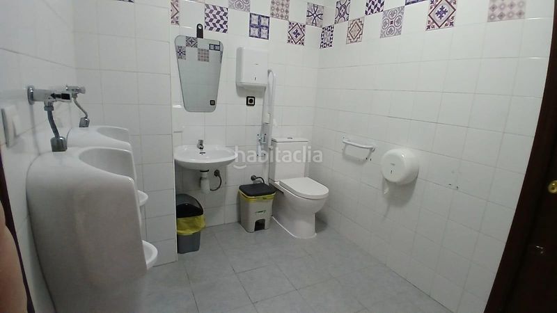 Foto 4c82751a-64d2-4e60-a300-a33e5f4307c2. Local comercial a Isla Chica Huelva