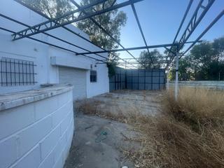 Casa a Ayamonte ciudad. Oportunidad única de inversión en ayamonte! parcela con vivienda