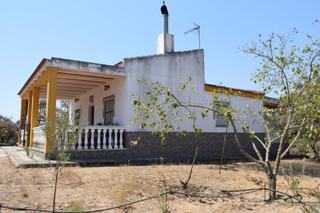 Casale in Villanueva de los Castillejos. Finca rústica en san bartolomé de la torre