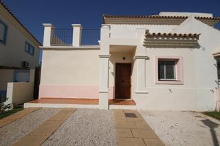 Maison jumelée à Costa Esuri. Chalet adosado en venta en vista hermosa costa esuri
