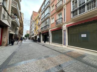 Lloguer Local Comercial a Centro. Local en calle vázquez lópez n44 sin amueblar .