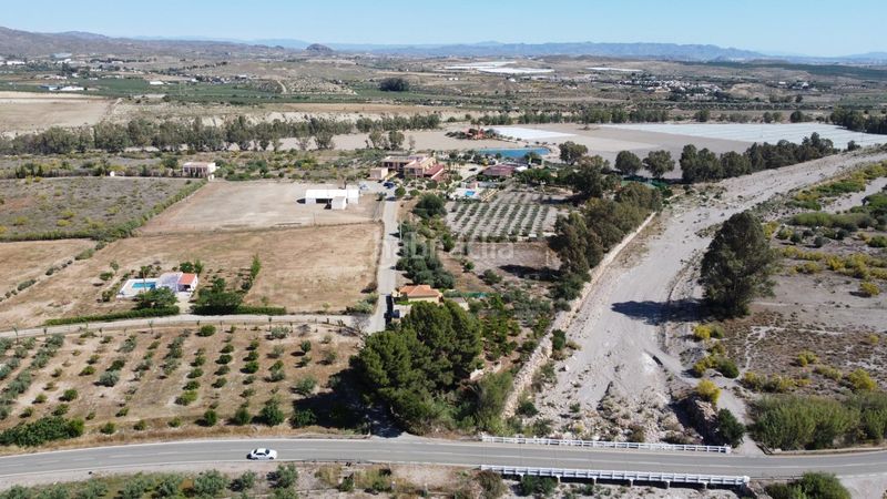 Foto 4d910b39-c1ab-4f5b-ab19-b73c10979a23. Edifici a carretera polígono 2 paraje 96 cortijo el gitano 308 a Turre