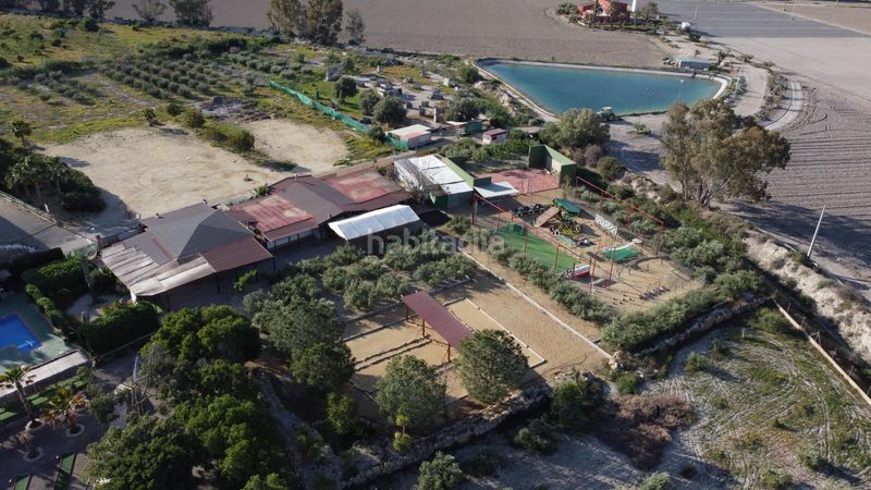 Foto 539c287f-2f67-4352-aae1-5957740f9209. Edificio in Turre