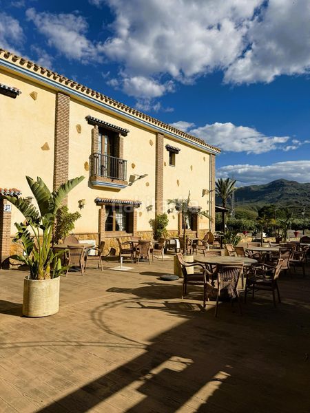 Foto 70c187a7-5920-4af9-ab63-b252576dc276. Edificio in Turre