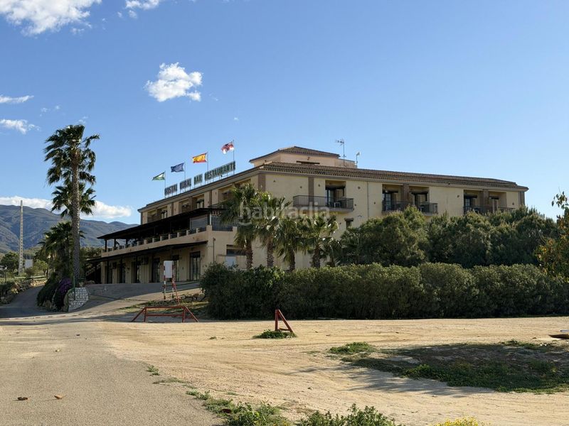 Foto a7ba71fe-88b4-4f36-beab-afa6d7d3cbe0. Edificio in Turre