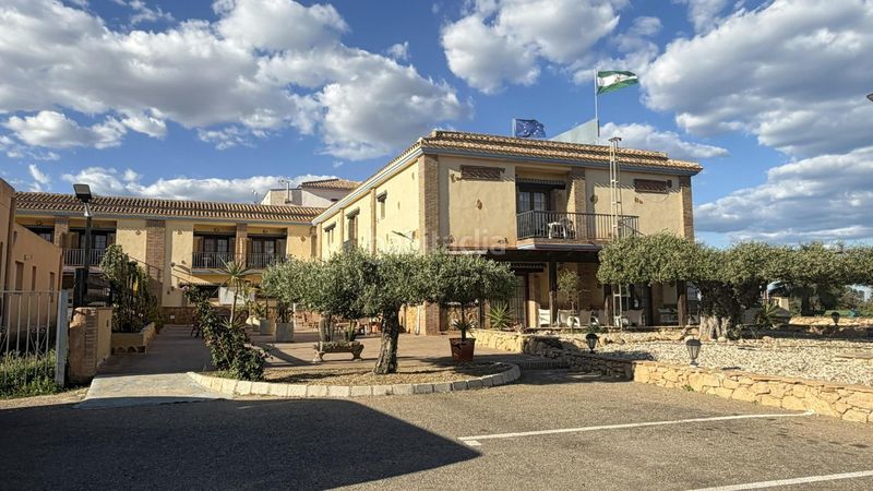 Foto ca91a4f4-af7c-47b6-83c9-7d469cb77d90. Edificio in Turre