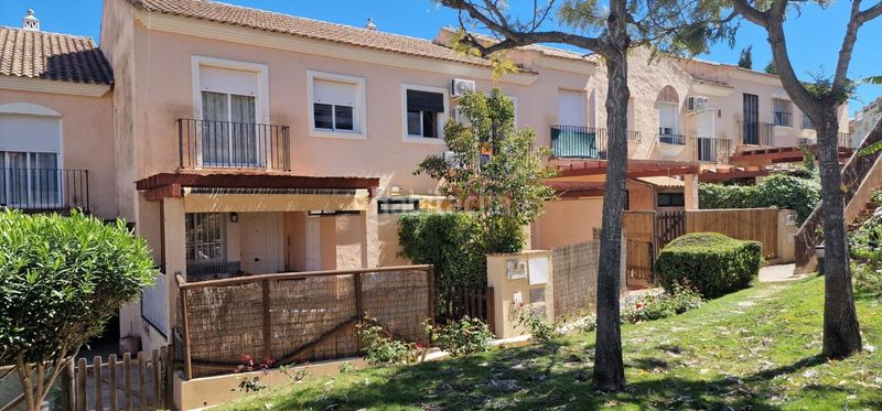 Foto d9ba109e-0e92-48cb-8fff-ca9814a38d86. Casa adossada amb aparcament piscina a Islantilla golf Islantilla