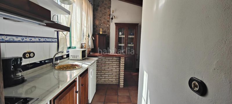 Foto d6994889-6ee3-4268-9fc3-2e5177113f97. Masia amb piscina a Lapa (La)