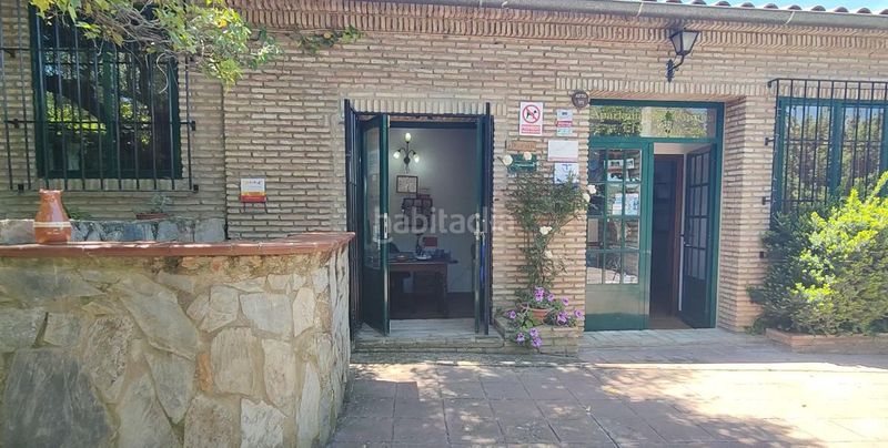 Foto e12abce8-bb58-4a55-b731-a99d809c9aa3. Masia amb piscina a Lapa (La)