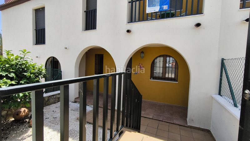 Foto 869b0e25-92be-4dca-a8e0-ff262de3a8a9. Casa a schiera con parcheggio piscina in Costa Esuri Ayamonte