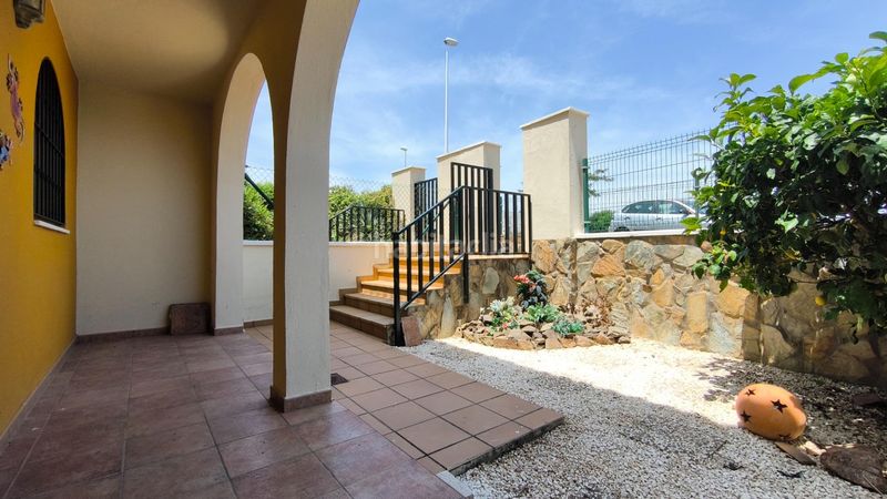Foto d8339514-ad0d-4789-b02c-84582588b6a9. Casa a schiera con parcheggio piscina in Costa Esuri Ayamonte
