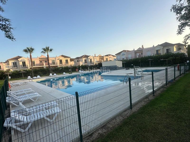 Foto e1fe221c-6d45-4336-88e9-c6031de1ebda. Casa adossada amb calefacció aparcament piscina a Ayamonte