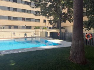 Pis a Pescadería. Espectacular piso de lujo con terraza, piscina y calidades premi