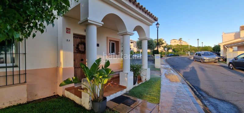 Foto 5576858e-9be8-4ec2-b7ce-c1df33f7e194. Casa adossada amb aparcament piscina a Costa Esuri Ayamonte